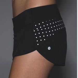 Lululemon black speed short with polka dots